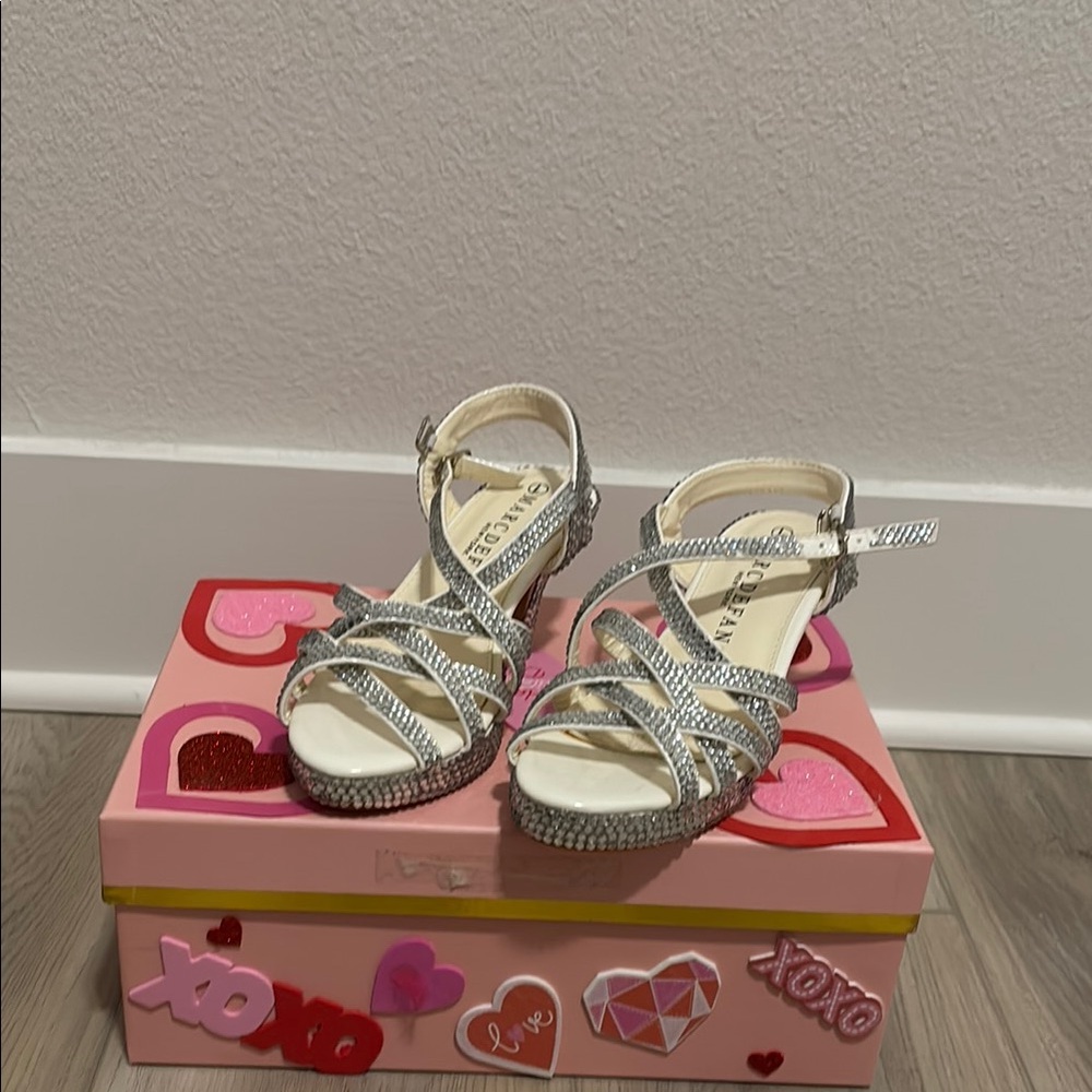 Silver Dress Shoes Elegant Design